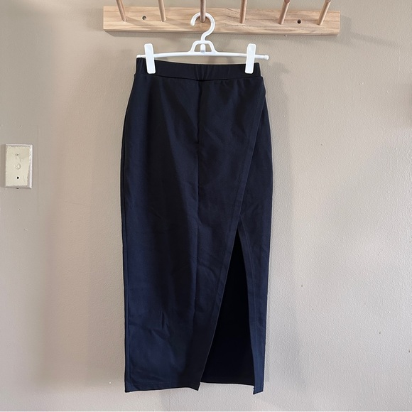 Slit skirt - Picture 2 of 4